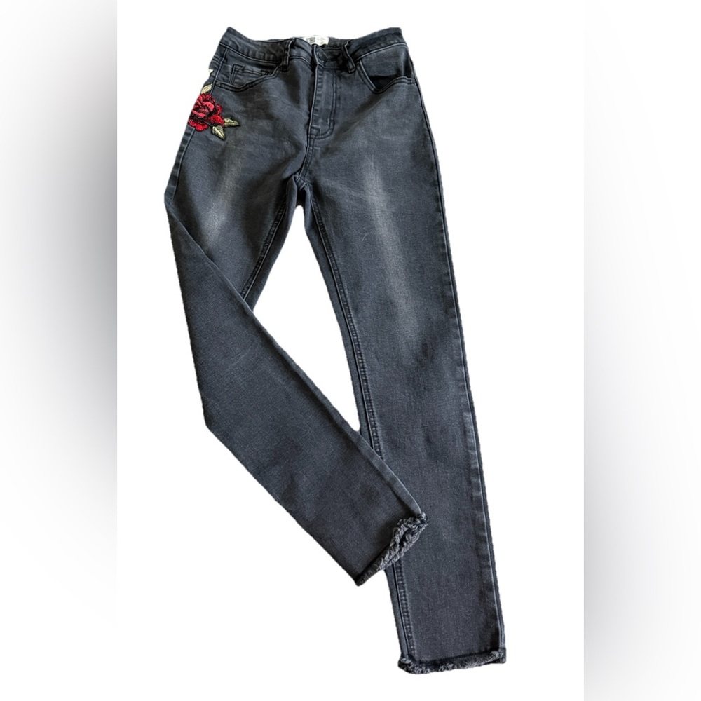 LIRA PACSUN Bohemian Inspired Gray Crop Denim Jeans With A Red Rose Sz 25 26x25